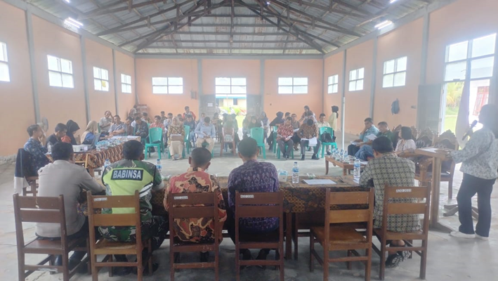 Foto Babinsa Koramil 01/Sikabaluan Hadiri Musrembangdes Desa Muara Sikabaluan