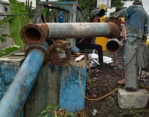 Foto Kebocoran Pipa Perumda AM Padang Mengganggu Suplai Air di Beberapa Kawasan