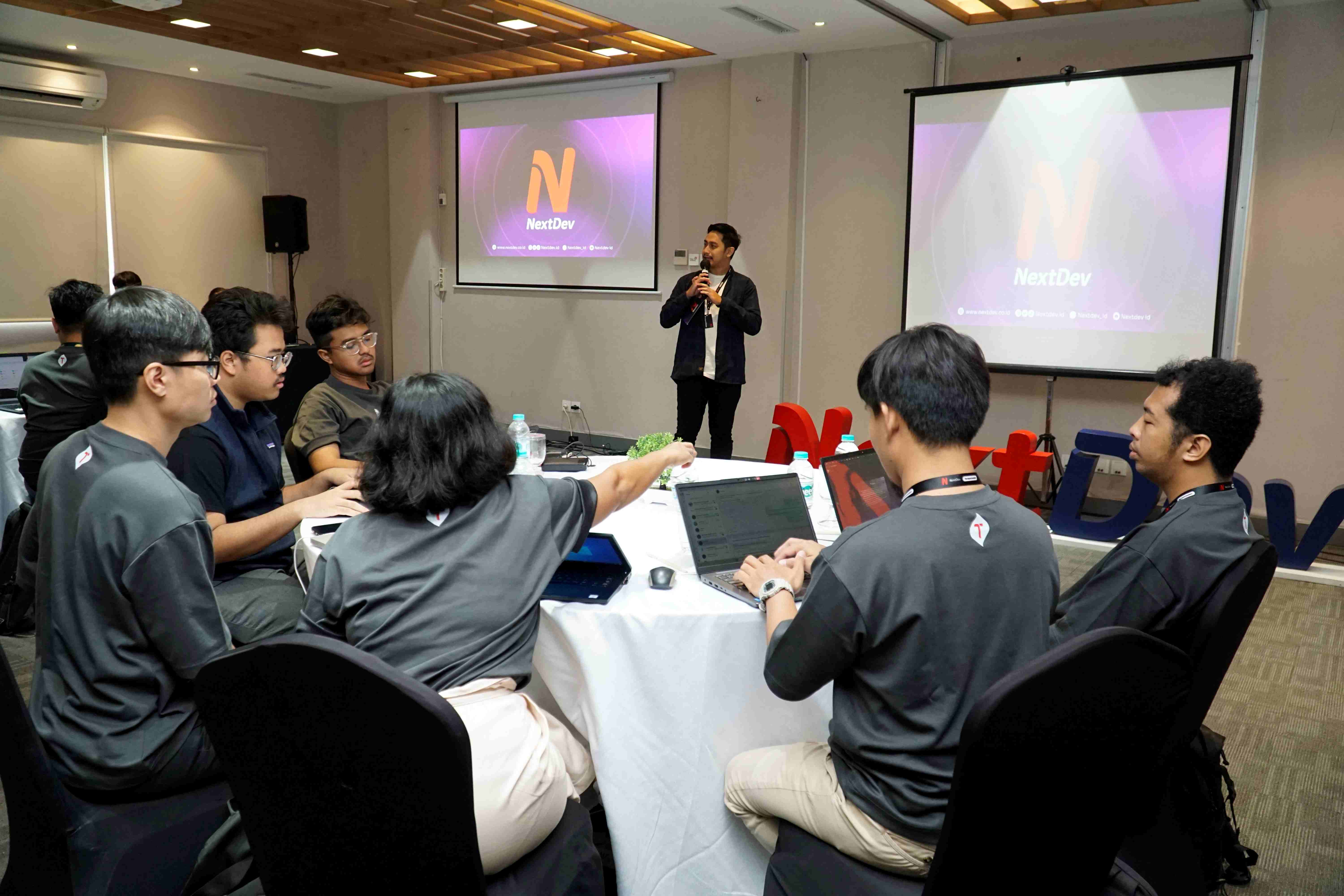 Foto Telkomsel Pimpin Pemberdayaan Startup Digital Melalui NextDev Academy