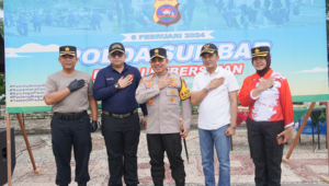 Foto Ekos Albar Terus Berkolaborasi dan Apresiasi Aksi Bersih Pantai Padang Polda Sumbar