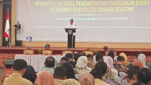 Foto Wakili Bupati Pessel, Assisten I hadiri Rapat Pleno Terbuka Tingkat Kabupaten Pesisir Selatan