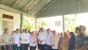 Foto Bupati Pesisir Selatan Rusma Yul Anwar Ajak Masyarakat Airpura untuk Kembali Menanam Padi