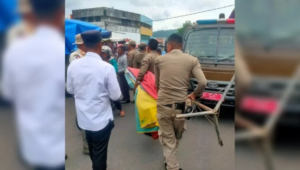 Gara-gara Langgar Jam Operasional, PKL Pasar Raya Padang Ditertibkan Petugas Gabungan. (Foto: Dok istimewa)