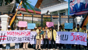 Foto Aliansi Mahasiswa UNP Gelar Aksi Damai, Tegaskan Netralitas dan Integritas Mahasiswa