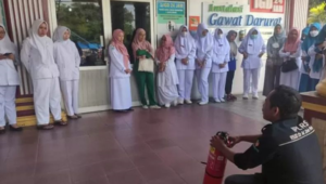 Foto Tim Penanggulangan Bencana Rumah Sakit di Pesisir Selatan Gelar Simulasi APAR