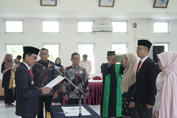 Tingkatkan Efektifitas Organisasi Bupati Safaruddin Lantik 74 Pejabat