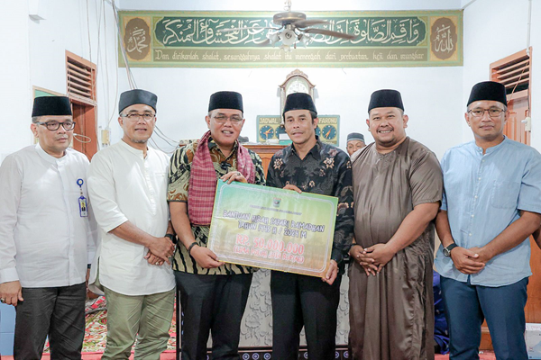 Foto Ketua DPRD Sumbar Bahas Pengentasan Kemiskinan saat Safari Ramadhan di Masjid Al Husna Payakumbuh