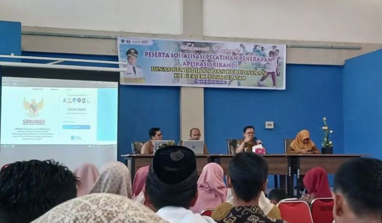 Foto Dinas Pendidikan dan Kebudayaan Kabupaten Pesisir Selatan Menggelar Sosialisasi Pelatihan Penerapan Aplikasi SRIKANDI