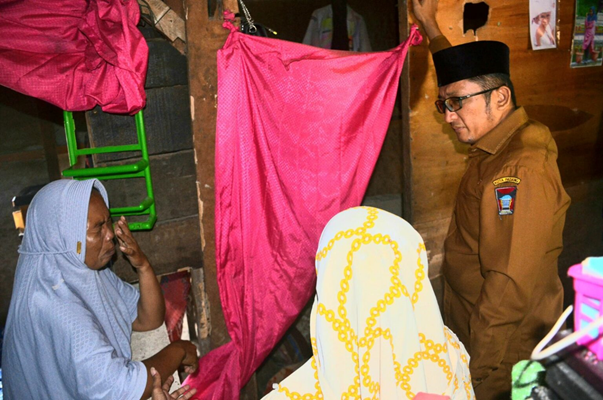 Foto Wali Kota Padang Luncurkan Program Semata IV, Renovasi Rumah Kurang Mampu