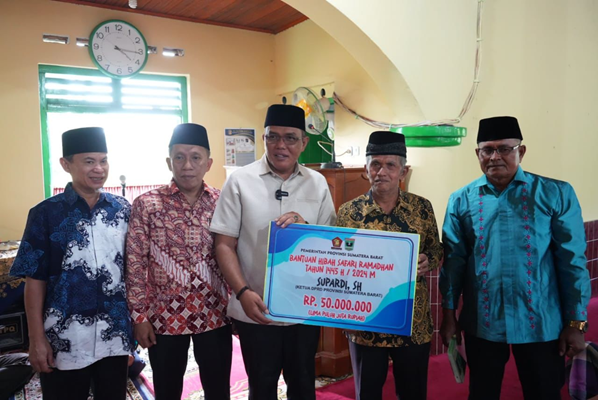 Foto Safari Ramadhan di Payakumbuh, Ketua DPRD Sumbar: Mari Ramaikan Masjid agar Terhindar dari Musibah