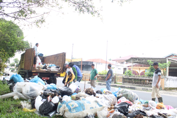 Onggokan sampah di jalan Rasuna Said bakal diatasi Pemko secepatnya