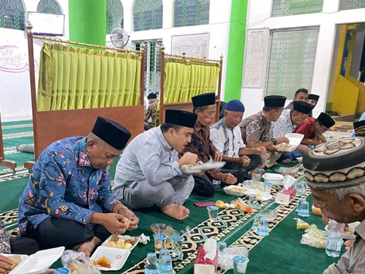 Foto Bupati Pessel Rusma Yul Anwar Terus Intens Memperhatikan Kebutuhan Masyarakat yang Terdampak Bencana