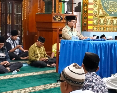 Bupati Limapuluh Kota Safarudfin Dt. Bandaro Rajo ketika berkunjungan ke masjid Abrar jorong Sikabu kabu, nagari Sikabu Tanjung Aro Padang Panjang (Sitapa) kecamatan Luak.