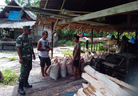 Foto Inovatif Produktif Prajurit Bersama Masyarakat Dilaksanakan Babinsa Koramil 02/Muara Siberut