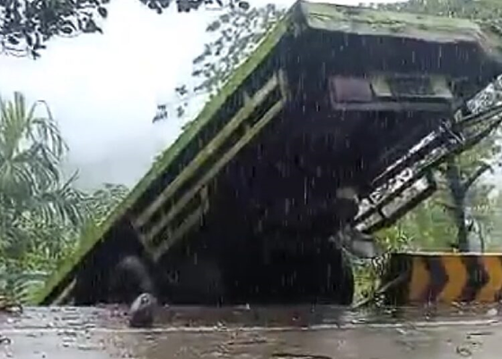 Dua Peristiwa di Sitinjau Lauik: Truk Masuk Jurang dan Kecelakaan Beruntun, 2 Orang Tewas . (Foto: Dok istimewa)