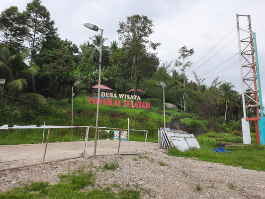 Objek Wisata DesaTungkal Selatan dengan sarana pendukung flaying Fox.