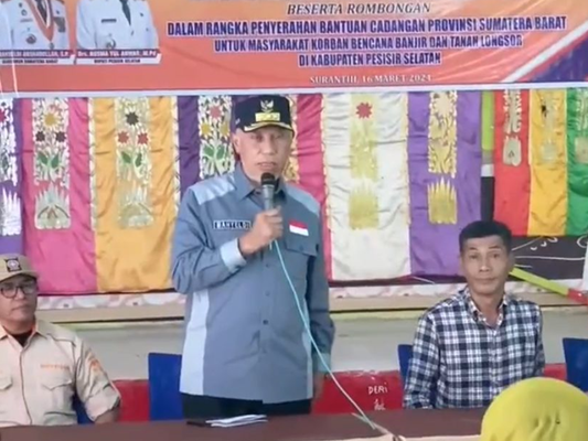 Dua Kecamatan di Pessel yang Terdampak Bencana Terima Bantuan Beras dari Pemprov Sumbar