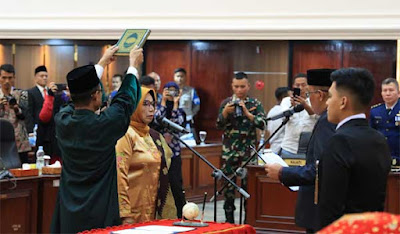 Foto Ermaneli Resmi Jabat Anggota DPRD Sumbar Melalui PAW