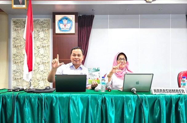 Foto Workshop Kompetensi Guru Profesional di UNP, Penguatan Asesmen dan Model Pembelajaran HOTS