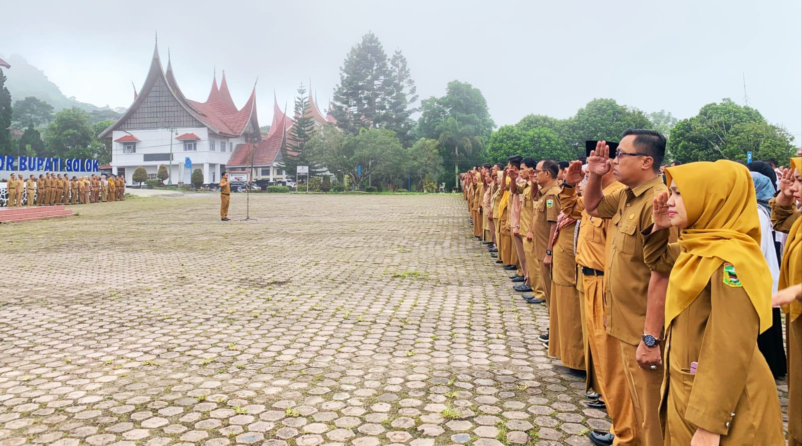 Foto Kepala BKPSDM Afrialdi Ingatkan ASN dan THL Kabupaten Solok Disiplin Dalam Bekerja