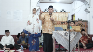 Foto Gubernur Mahyeldi: Hati Generasi Muda Harus Tertaut ke Masjid selama Safari Ramadhan Marunggi