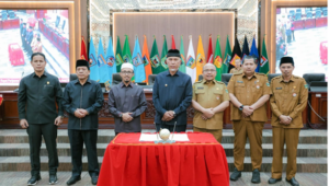 Foto Dalam Rapat Paripurna DPRD Sumbar, RPJPD Provinsi Sumatera Barat Ditetapkan