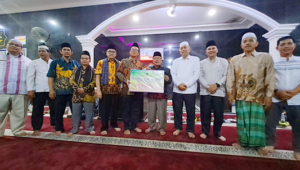 Foto UNP Kunjungi Masjid Raya Kapunduang Kinali Pasbar Bersama Tim Safari Ramadhan Sumbar