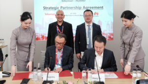 Bertepatan dengan pelaksanaan Mobile World Congress (MWC) 2024 Barcelona, Senin (26/2), Telkomsel dan Huawei menandatangani dua Strategic Partnership Agreement (SPA) yang berfokus pada Home Broadband and 5G Innovation untuk mengeksplorasi pemanfaatan tekn