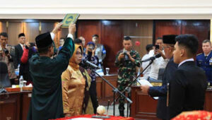 Foto Ermaneli Resmi Jabat Anggota DPRD Sumbar Melalui PAW