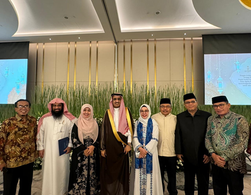 Foto Rektor UIN Imam Bonjol Padang, Hadiri Acara Buka Bersama untuk Meningkatkan Hubungan Bilateral dengan Arab Saudi