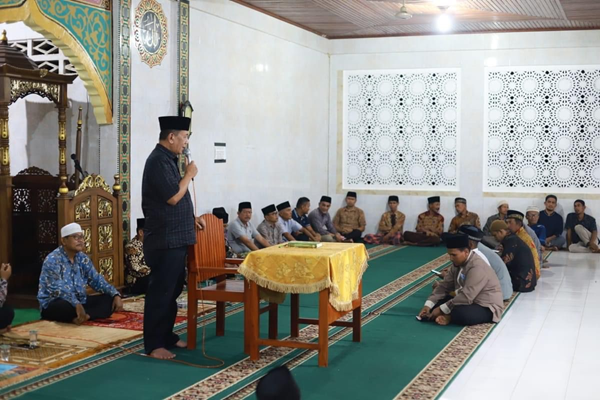 Foto Bupati Pesisir Selatan Safari Ramadhan Khusus di Mesjid Nurul Hura, Sungai Gayo, Lumpo