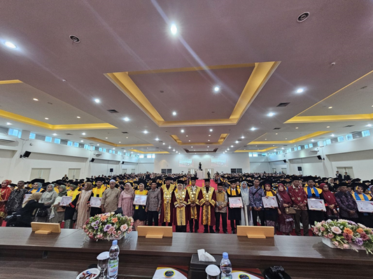 Foto 377 Wisudawan Dilantik pada Hari Kedua Wisuda UIN Imam Bonjol Padang Periode 91