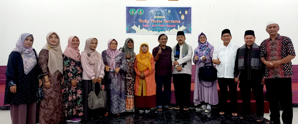 Foto Berbuka Puasa Bersama, Mempererat Ukhuwah Islamiyah dan Mengukir Masa Depan Berkualitas Bersama AKBP-STIE 'KBP' Padang