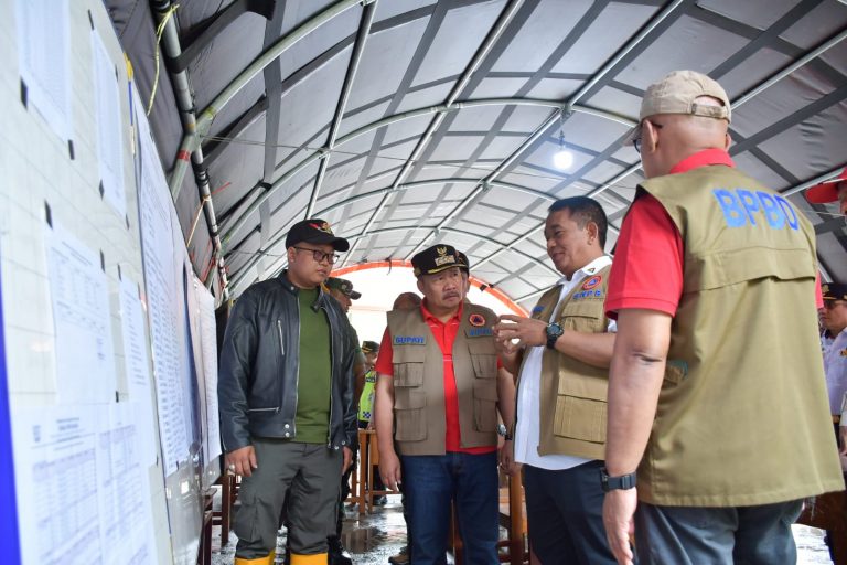 Foto BNPB Tinjau Lokasi Banjir Lahar Dingin di Agam