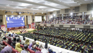 Foto Prof. Ganefri di Wisuda Ke-134, UNP Memiliki Peran Penting dalam Pengembangan Sumber Daya Manusia untuk Menyambut Indonesia Emas 2045