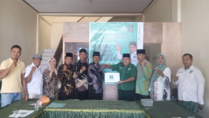 Tigo tungku sajarangan niniak mamak, bundo kanduang dan cadiak pandai mengambil firmulir JH dan sekaligus mendaftar ke sekretariat DPC P PKB dan DPC PAN kota Payakumbuh, Jumat 26 April 2024.