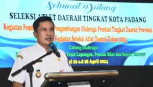 Foto Ekos Albar Resmi Buka Popda Tingkat Kota Padang 2024, Dorong Prestasi Olahraga Pelajar