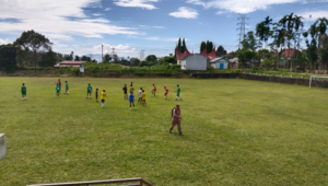 Sekolah Sepak Bola (SSB) Bintang Utama (Bitu), mulai mempersiapkan diri, mengadakan latihan, termasuk latihan fisik di lapangan, Padang Cubadak, kelurahan Ampangan, kecamatan Payakumbuh Selatan, Minggu 21 April 2024.