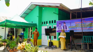 Foto Renovasi Rumah Pasangan Benny Zalukhu dan Mardika Diresmikan oleh Wali Kota Padang Hendri Septa