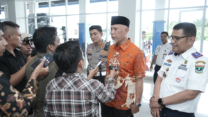 Foto Gubernur Mahyeldi Sampaikan Pesan kepada Presiden Joko Widodo Melalui Surat Resmi