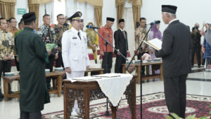 Foto Gubernur Sumbar Melantik Fauzan Hasan Sebagai PJ Wali Kota Sawahlunto