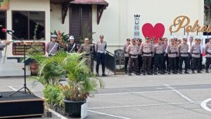 Kapolresta Bukittinggi pimpin apel gelar pasukan operasi ketupat