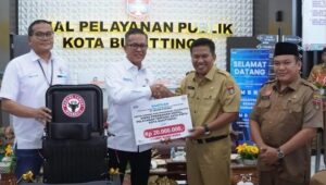 Pemko Bukittinggi terima CSR dari Semen Padang