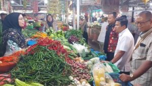 TPID Pemko Bukittinggi cek harga dan persediaan barang di pasar