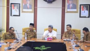 Foto Wako Zul Elfian Umar Pimpin Rakor Hari Pertama Kerja Pasca Libur Lebaran