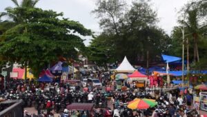 Foto Festival Piaman Barayo di Objek Wisata Pantai Kota Pariaman Meriah dan Sukses