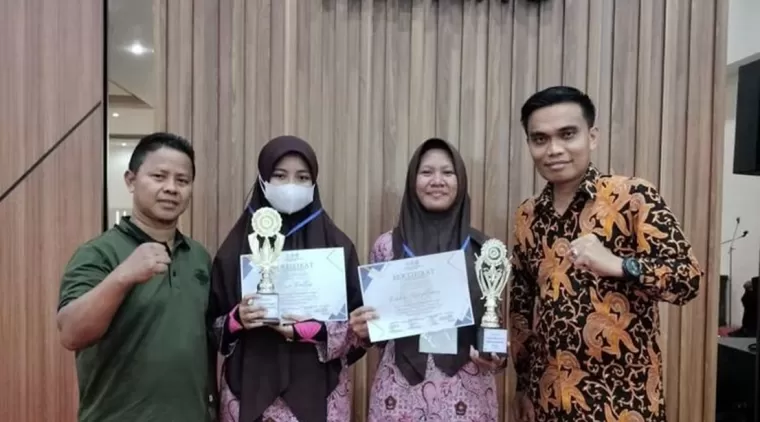 Dua Siswi MAN 1 Pessel Raih Juara di UIN Imam Bonjol