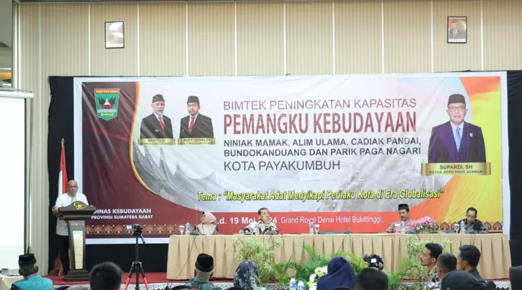 Ketua DPRD Sumbar Mengajak Masyarakat Adat Berpartisipasi dalam Penyelesaian Persoalan Sosial