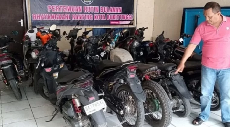 Barang Bukti sepeda motor yang terjaring dala razia balap liar oleh Polsekta Bukittinggi