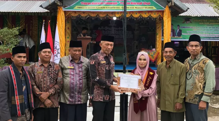 Sekretaris Daerah Pesisir Selatan Hadiri Wisuda Ponpes Sabilul Jannah